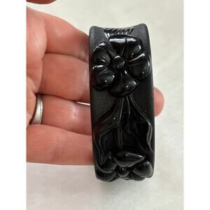 Vintage Molded Plastic Flower Bangle Bracelet Black